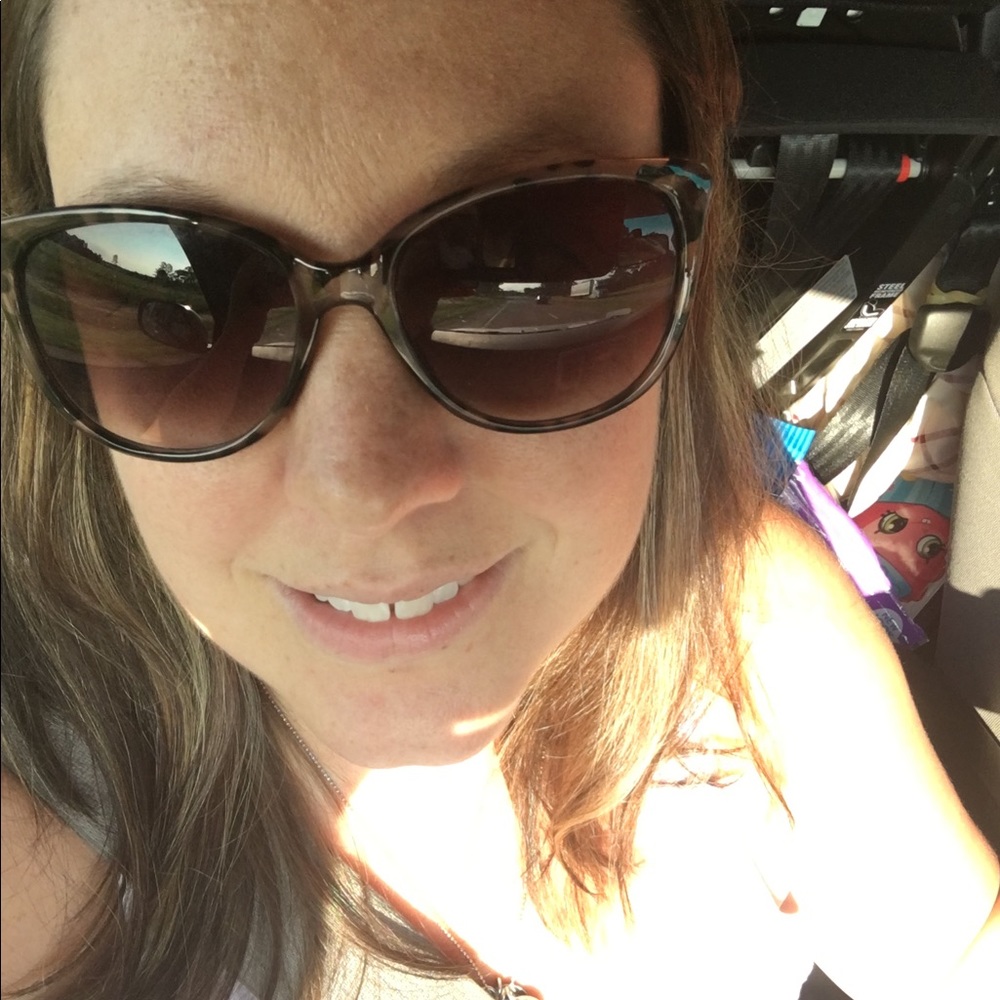 Meet your Posher, April